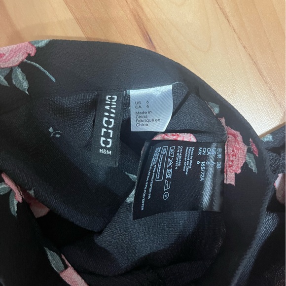 H&M Wrap Skirt - Picture 6 of 6